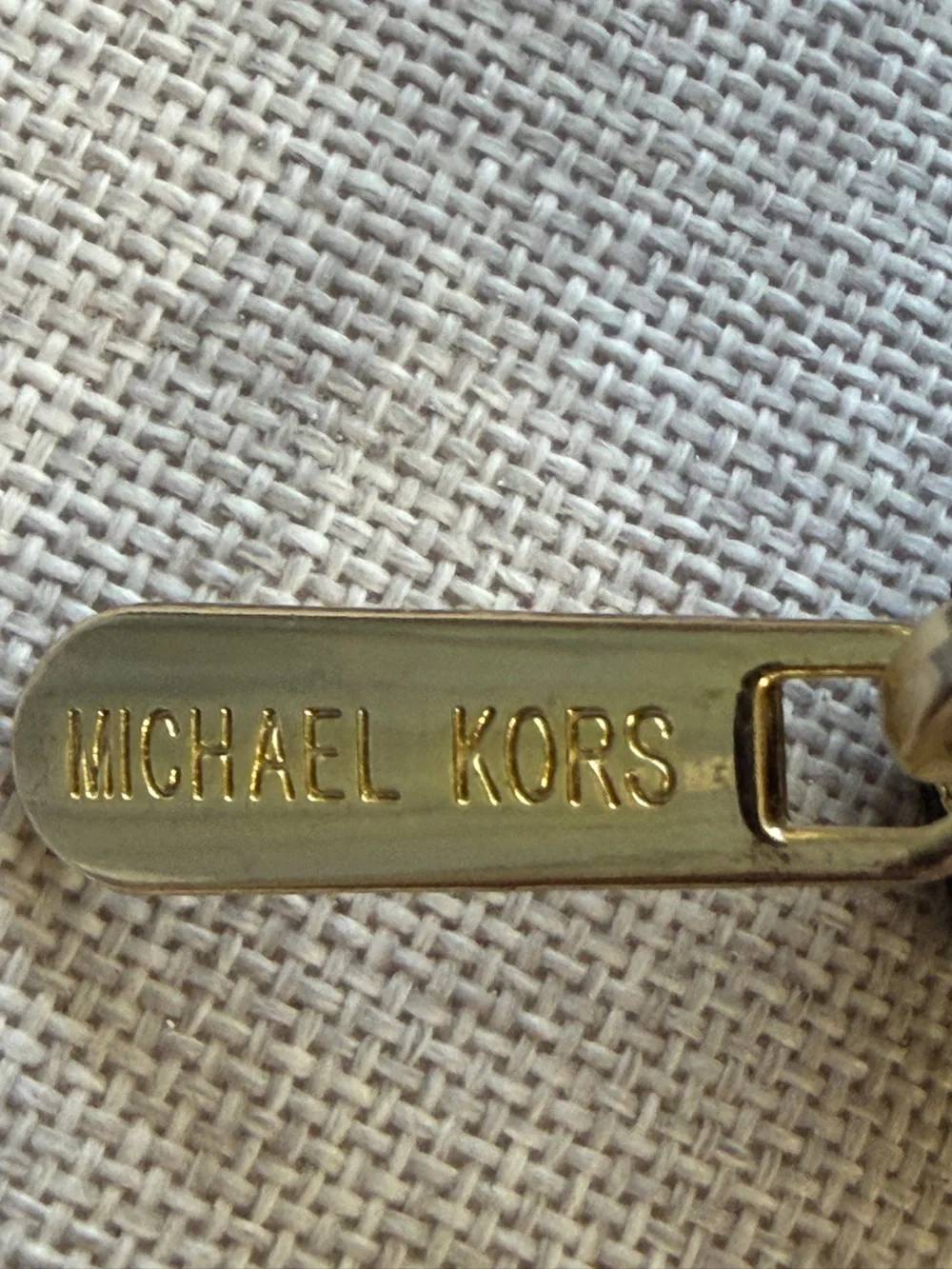 Michael Kors Black Patent Leather Wallet. Zippered w/Card Slots. Very Good Cond.